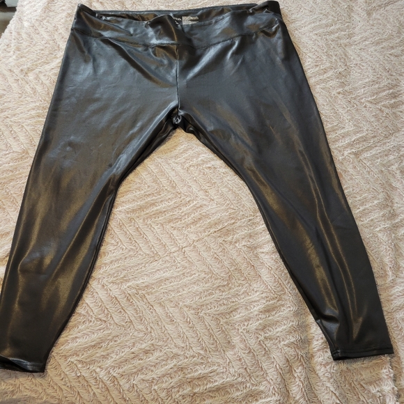 ⭐️2 for $30 SALE⭐️Faux Leather Legging - Picture 4 of 6